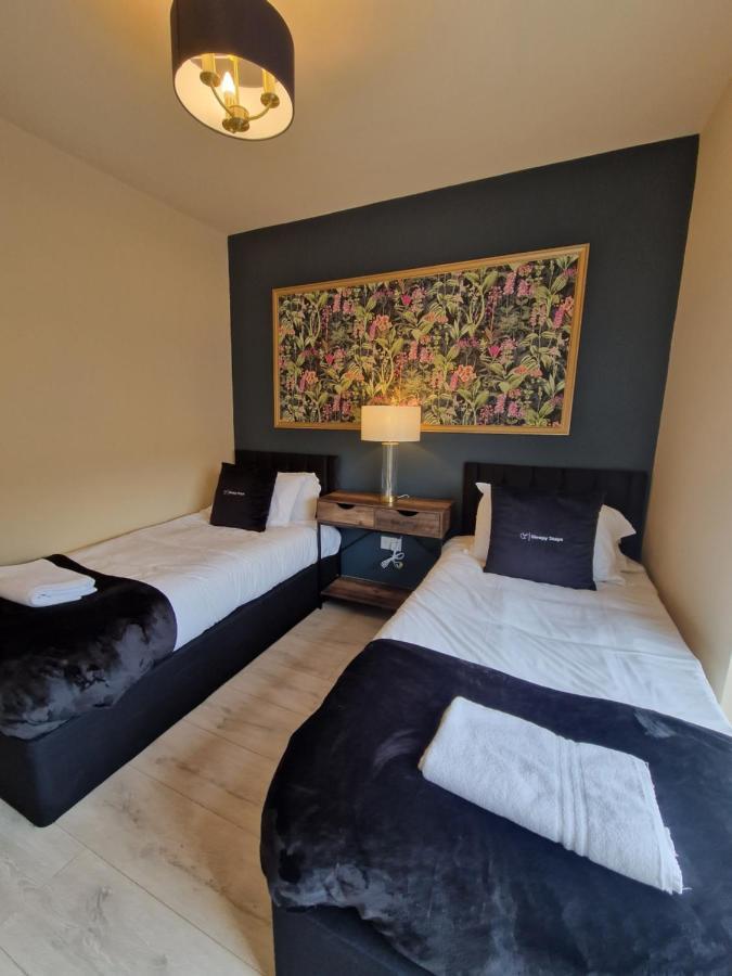 3 Bedroom Stylish Home Merthyr マーサー・ティドビル エクステリア 写真