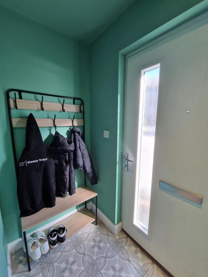 3 Bedroom Stylish Home Merthyr マーサー・ティドビル エクステリア 写真