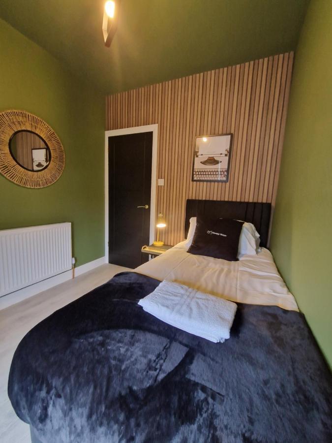 3 Bedroom Stylish Home Merthyr マーサー・ティドビル エクステリア 写真