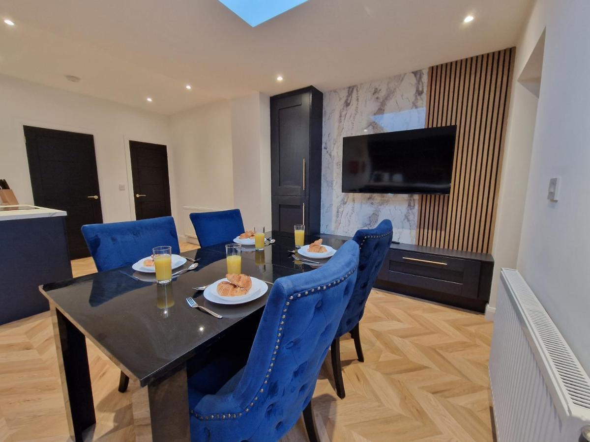 3 Bedroom Stylish Home Merthyr マーサー・ティドビル エクステリア 写真