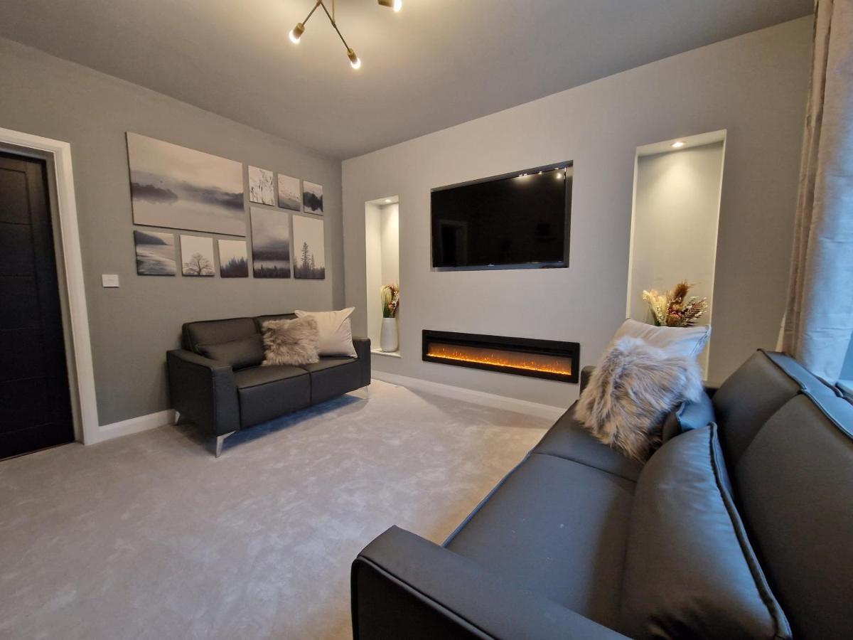 3 Bedroom Stylish Home Merthyr マーサー・ティドビル エクステリア 写真