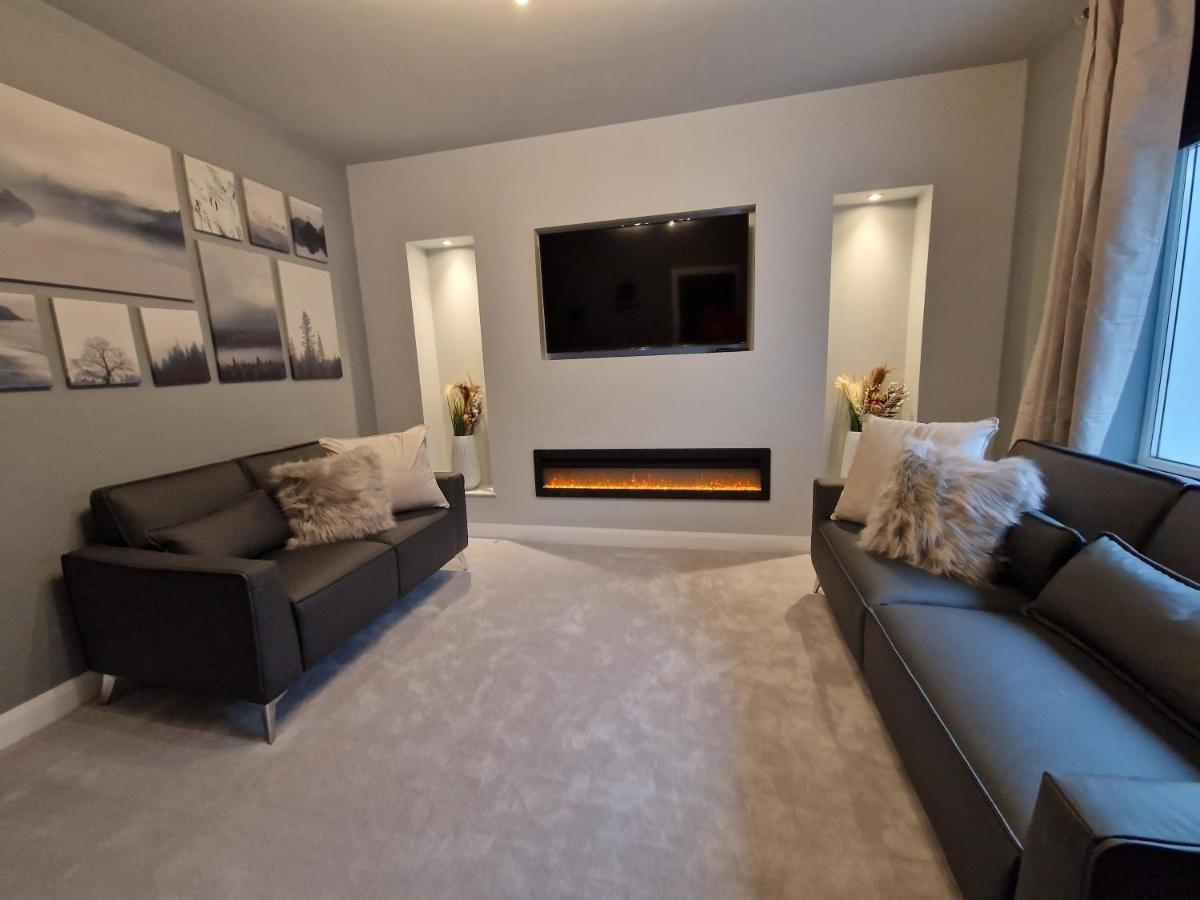 3 Bedroom Stylish Home Merthyr マーサー・ティドビル エクステリア 写真
