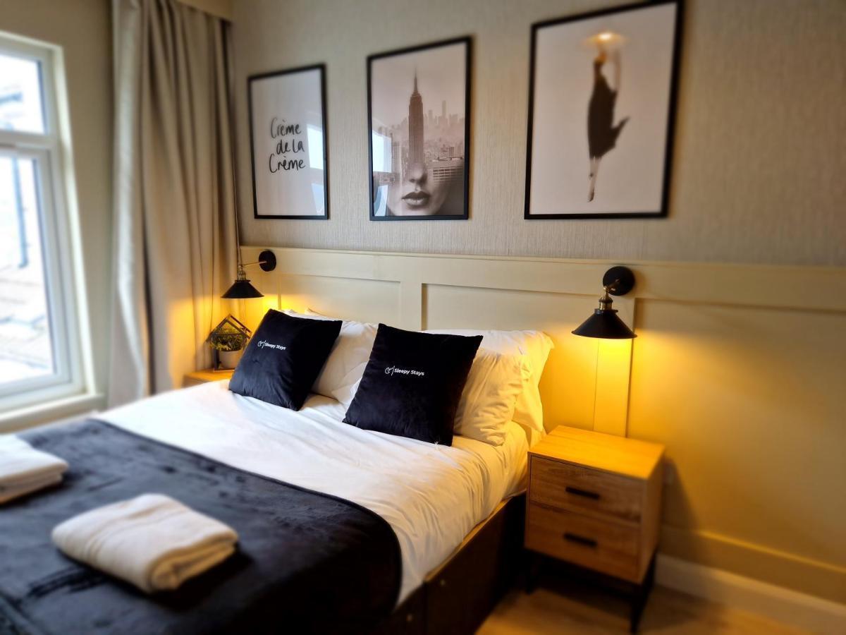 3 Bedroom Stylish Home Merthyr マーサー・ティドビル エクステリア 写真